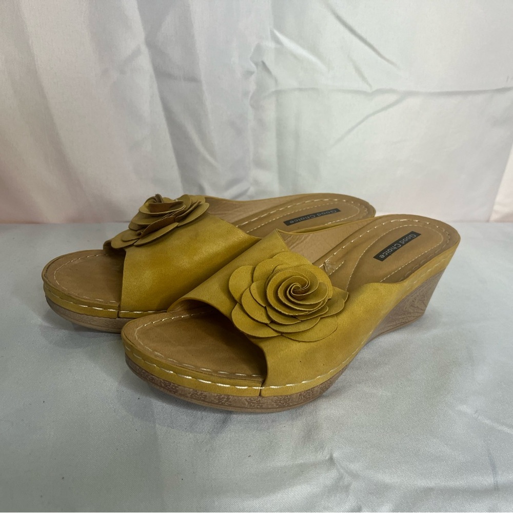 WOMEN'S GC SHOES TOKYO WEDGES size 8.5